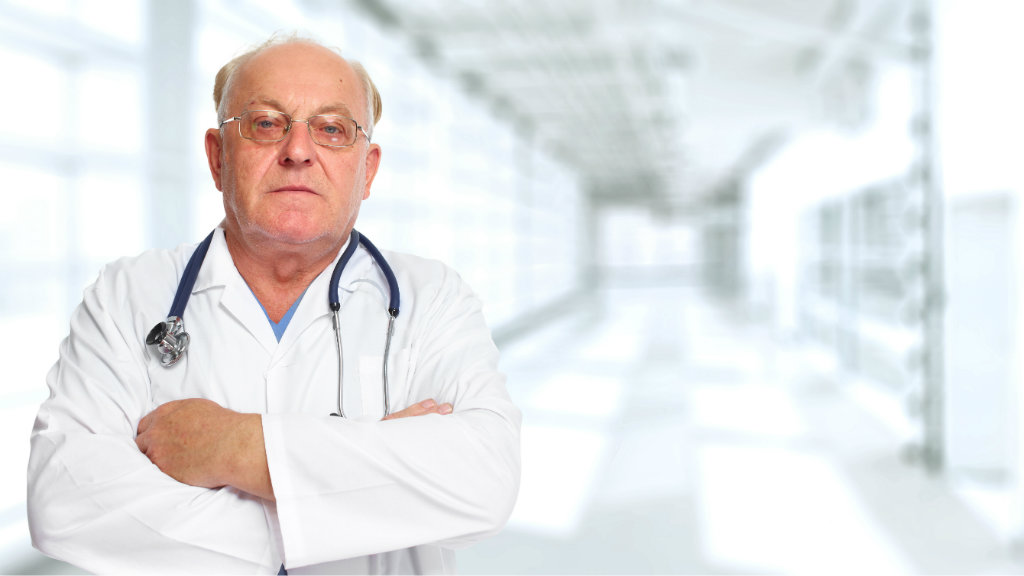medico paura anziano